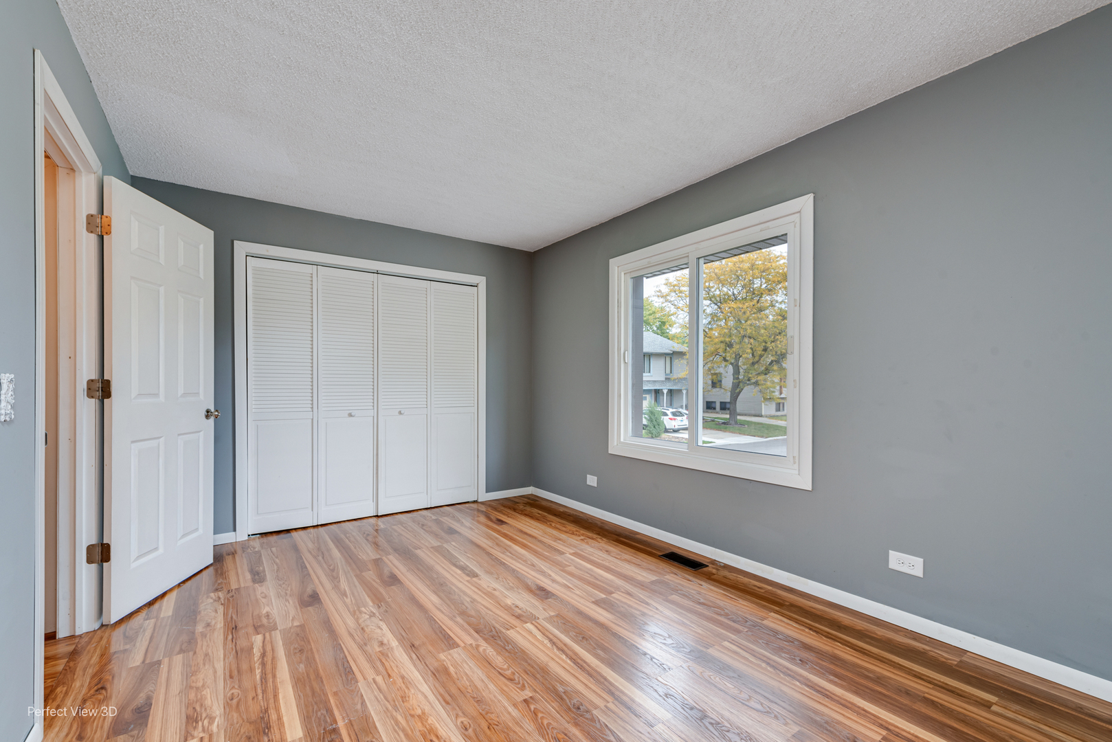 2S464 Cottonwood Court, Warrenville, IL 60555