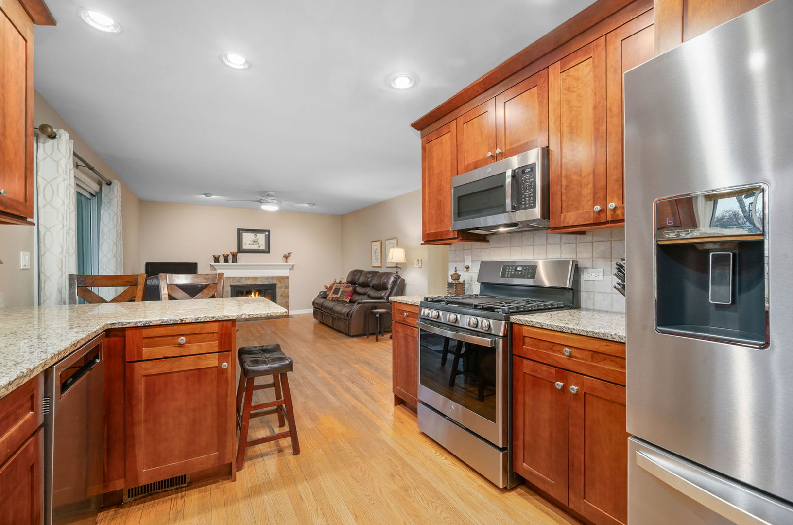 111 Midway Lane, Vernon Hills, IL 60061