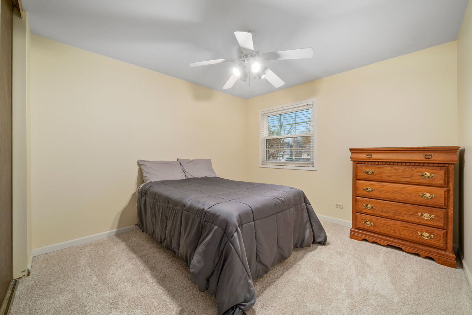 111 Midway Lane, Vernon Hills, IL 60061