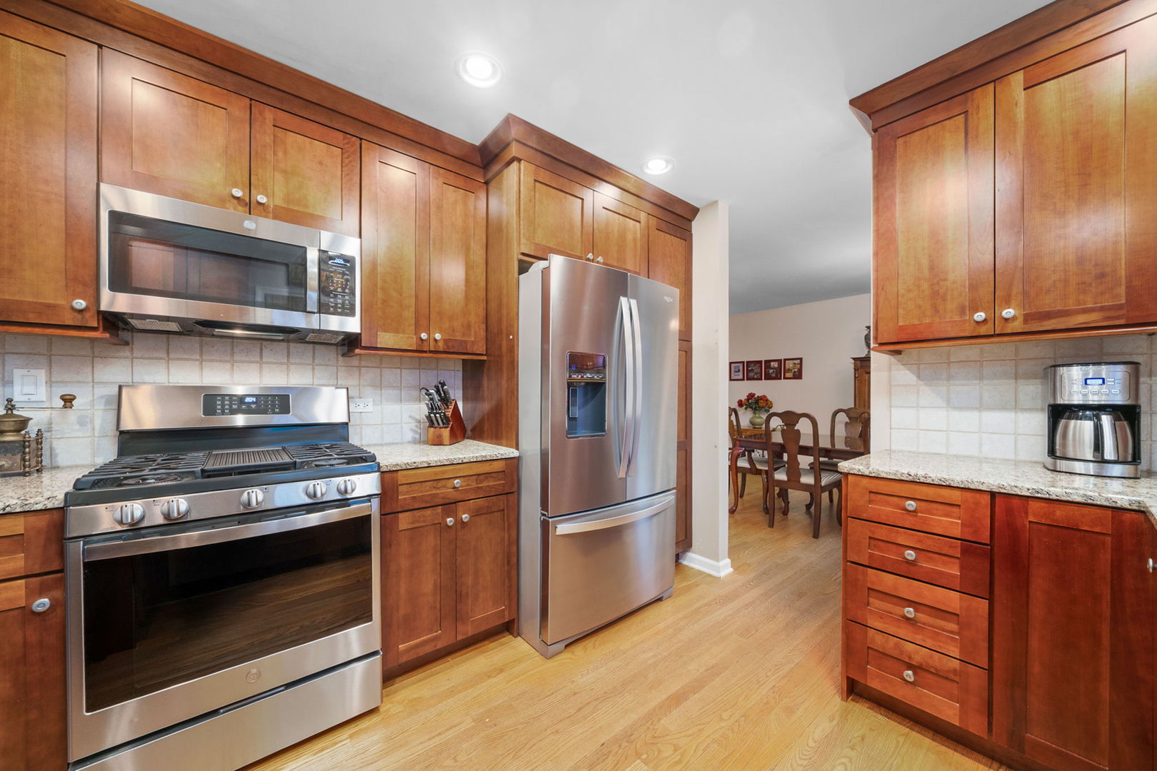 111 Midway Lane, Vernon Hills, IL 60061