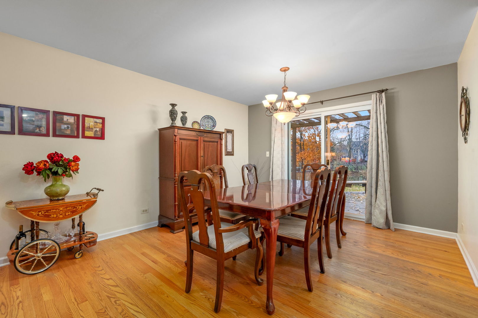 111 Midway Lane, Vernon Hills, IL 60061