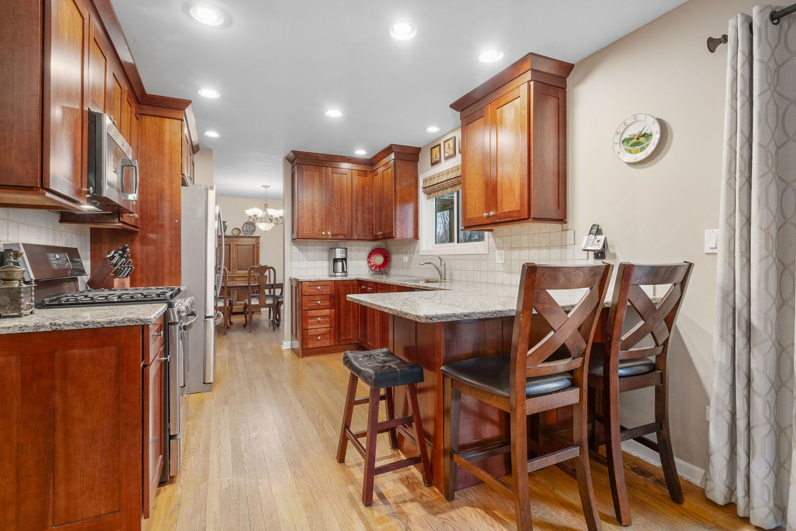 111 Midway Lane, Vernon Hills, IL 60061