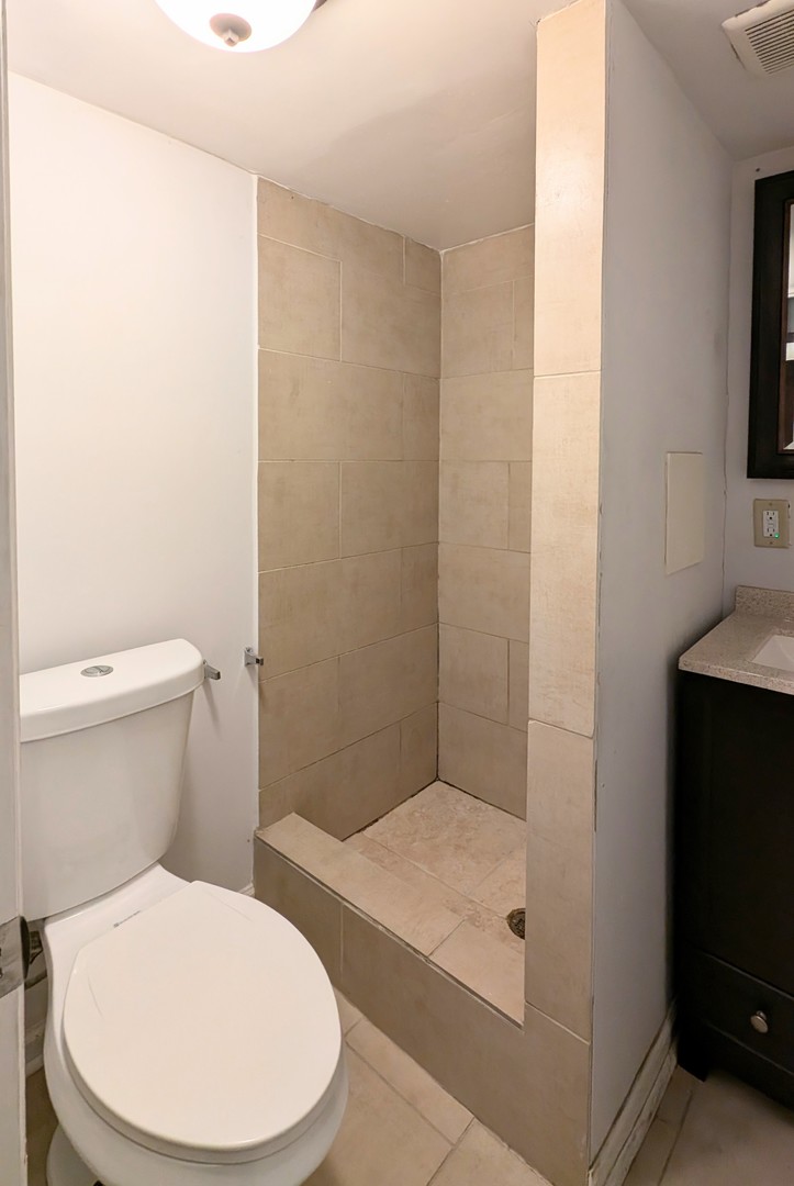 1710 N Raynor Avenue, Crest Hill, IL 60403