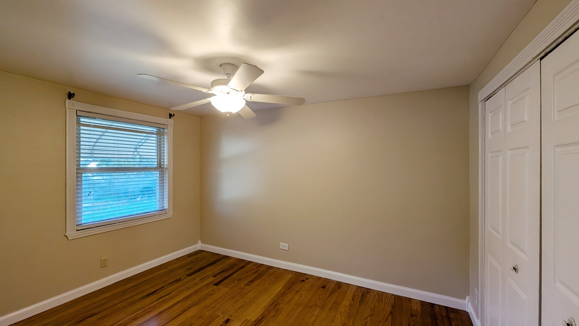 1710 N Raynor Avenue, Crest Hill, IL 60403
