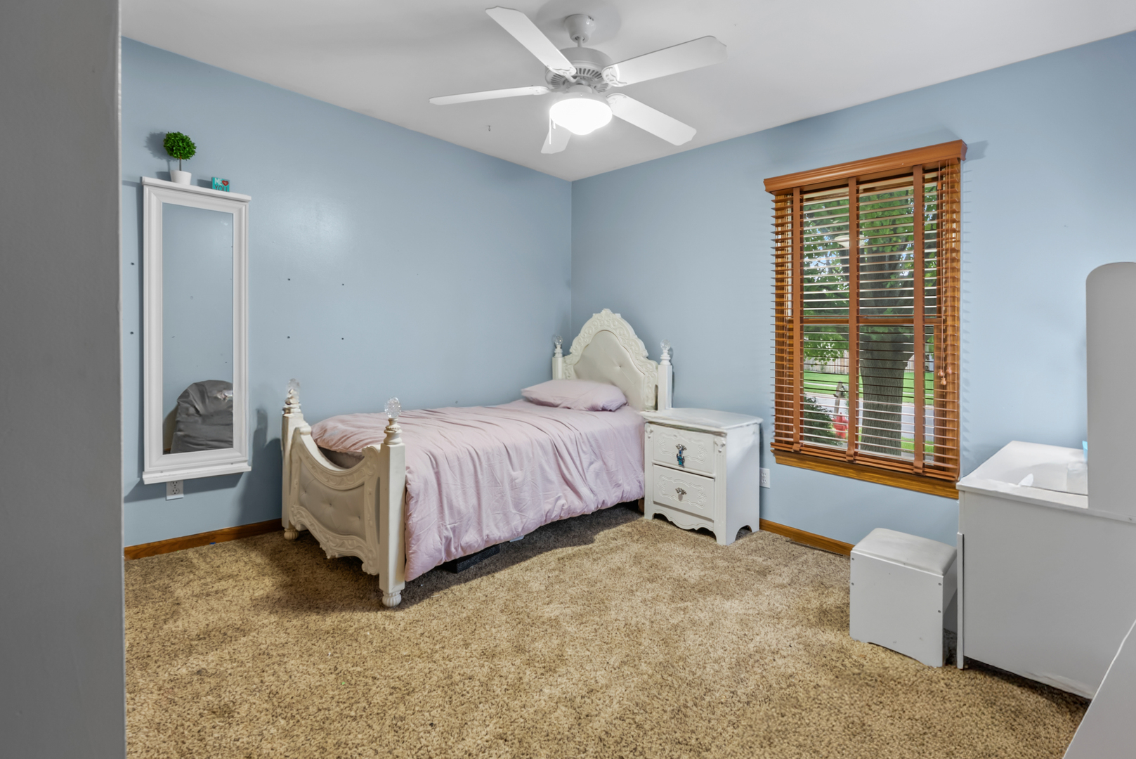 356 Ash Court, DeKalb, IL 60115