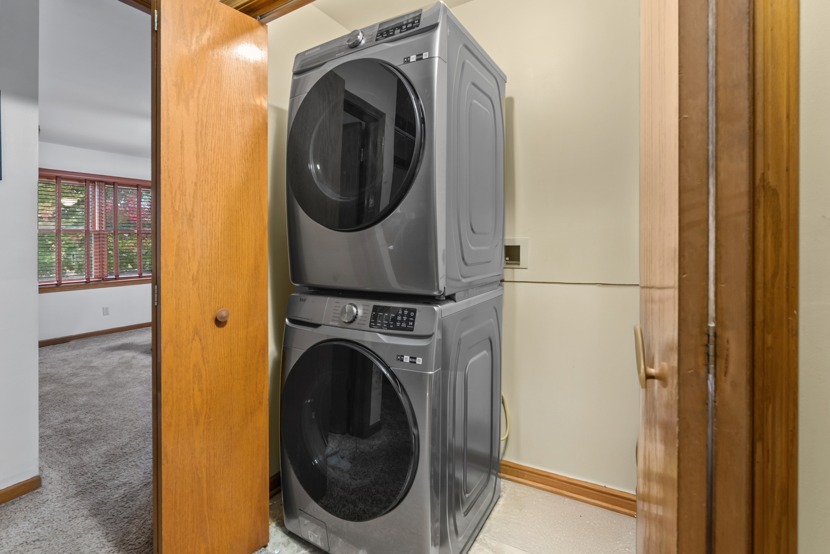 356 Ash Court, DeKalb, IL 60115