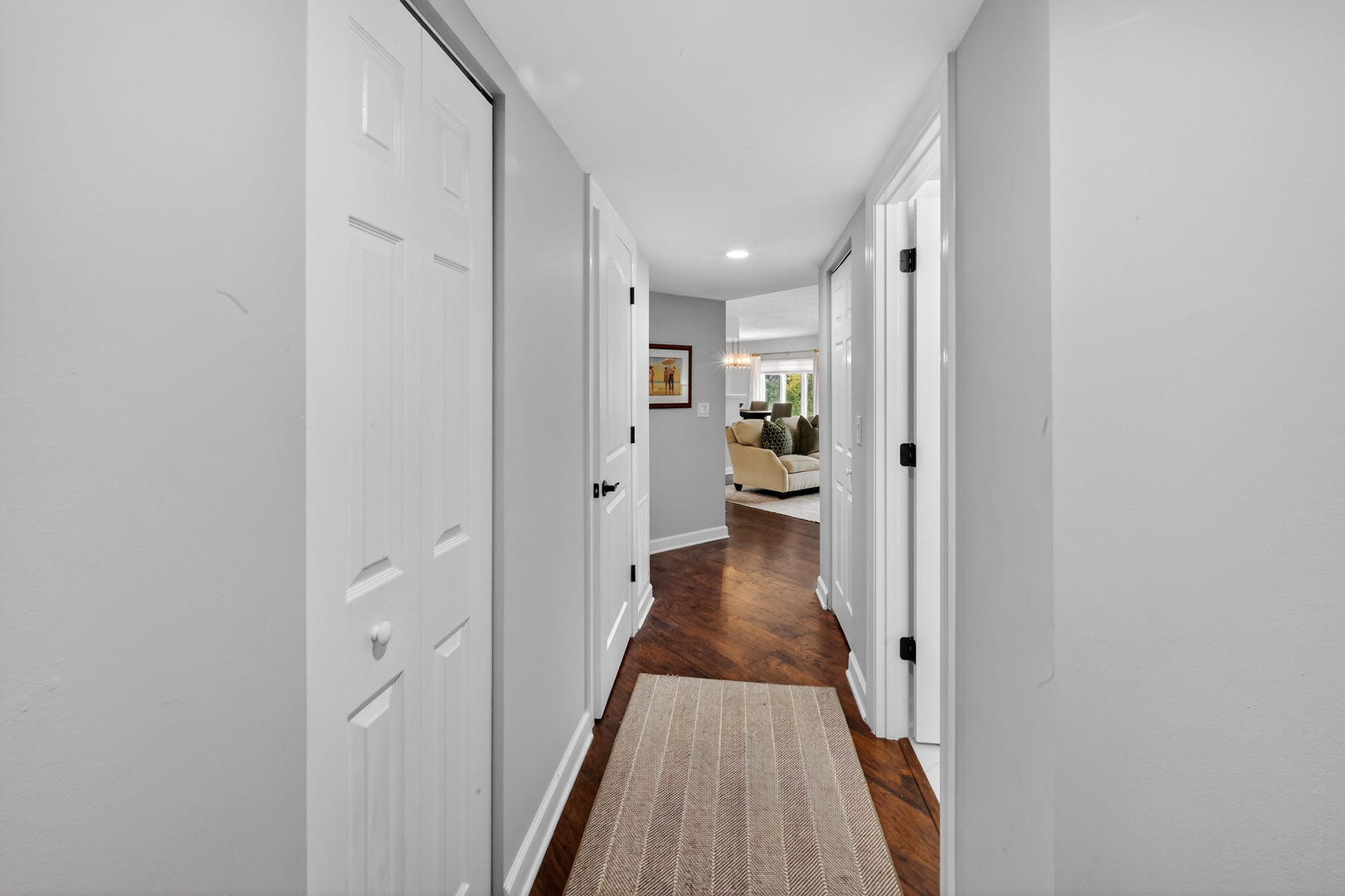 555 S River Road #301, Des Plaines, IL 60016