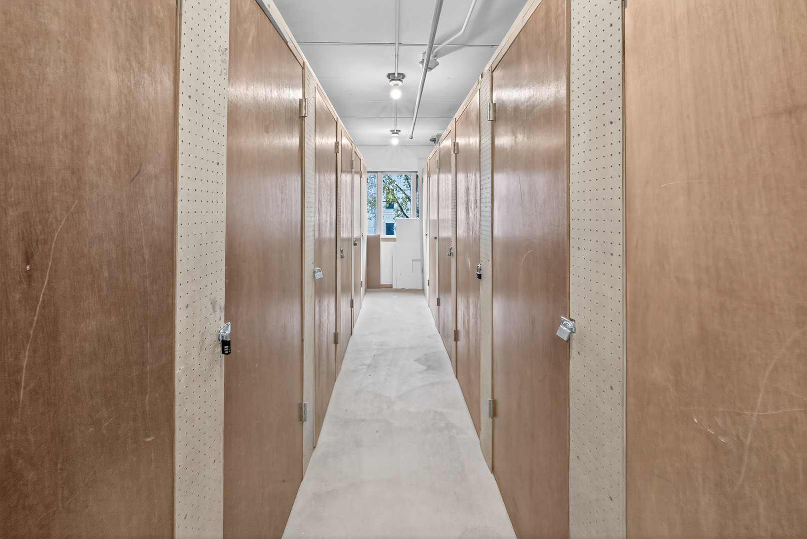 555 S River Road #301, Des Plaines, IL 60016