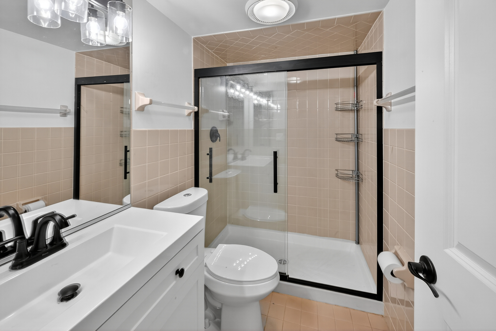 555 S River Road #301, Des Plaines, IL 60016