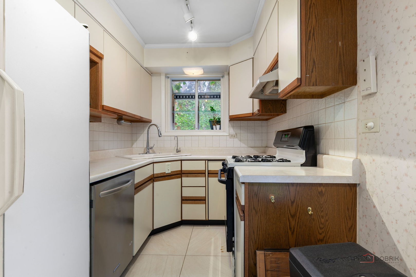 2013 Castlewood Road, Highland Park, IL 60035