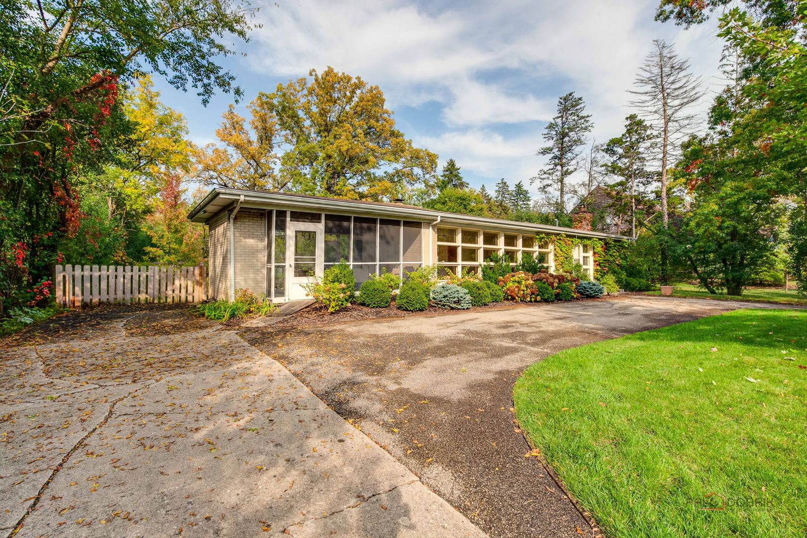 2013 Castlewood Road, Highland Park, IL 60035