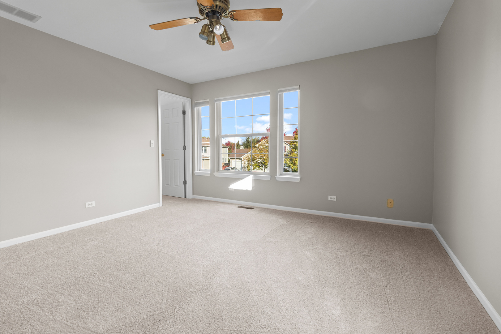 2301 Fieldcrest Drive, Mundelein, IL 60060