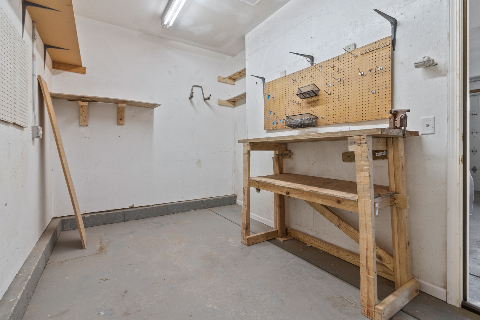 2301 Fieldcrest Drive, Mundelein, IL 60060