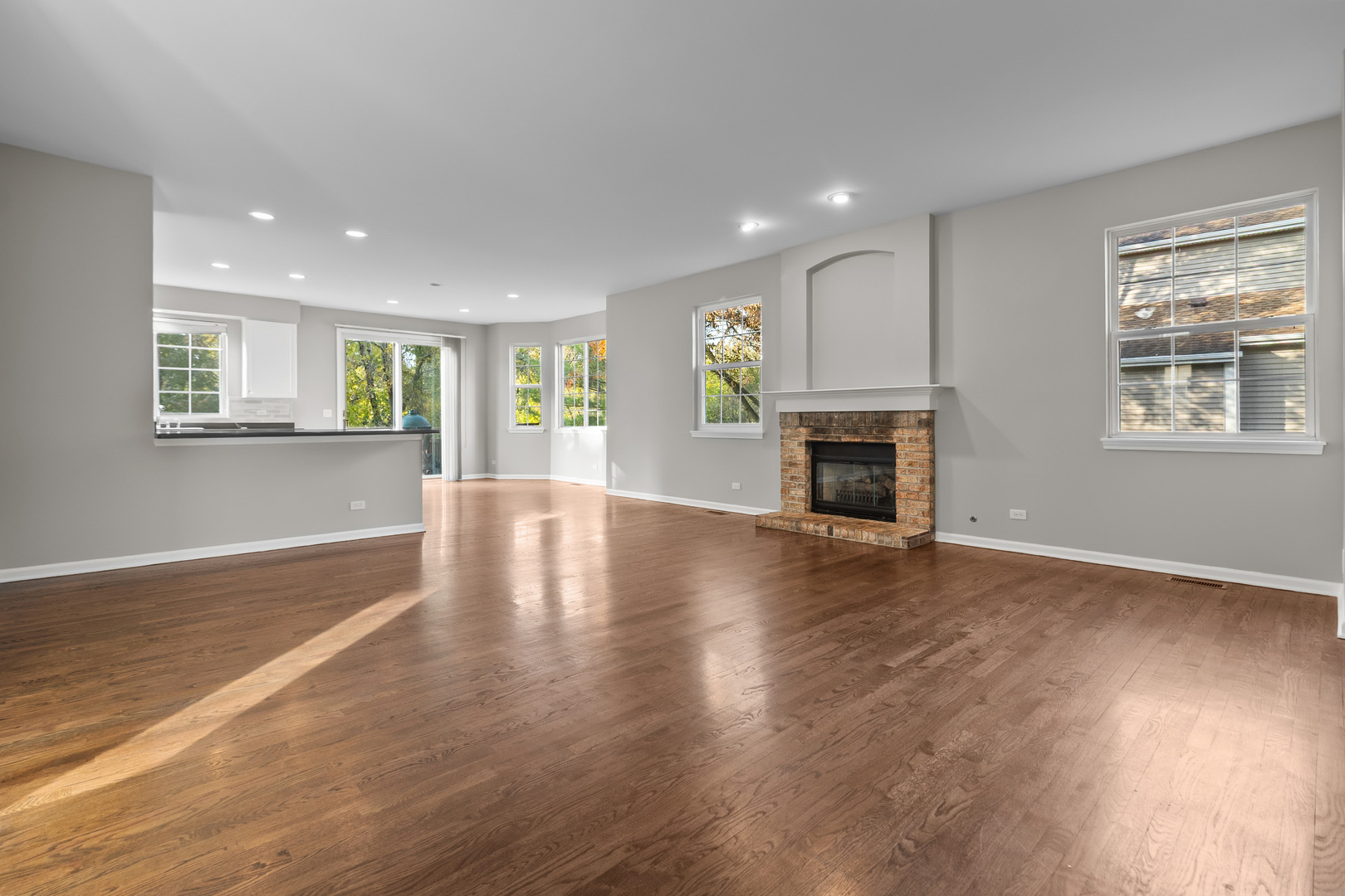 2301 Fieldcrest Drive, Mundelein, IL 60060