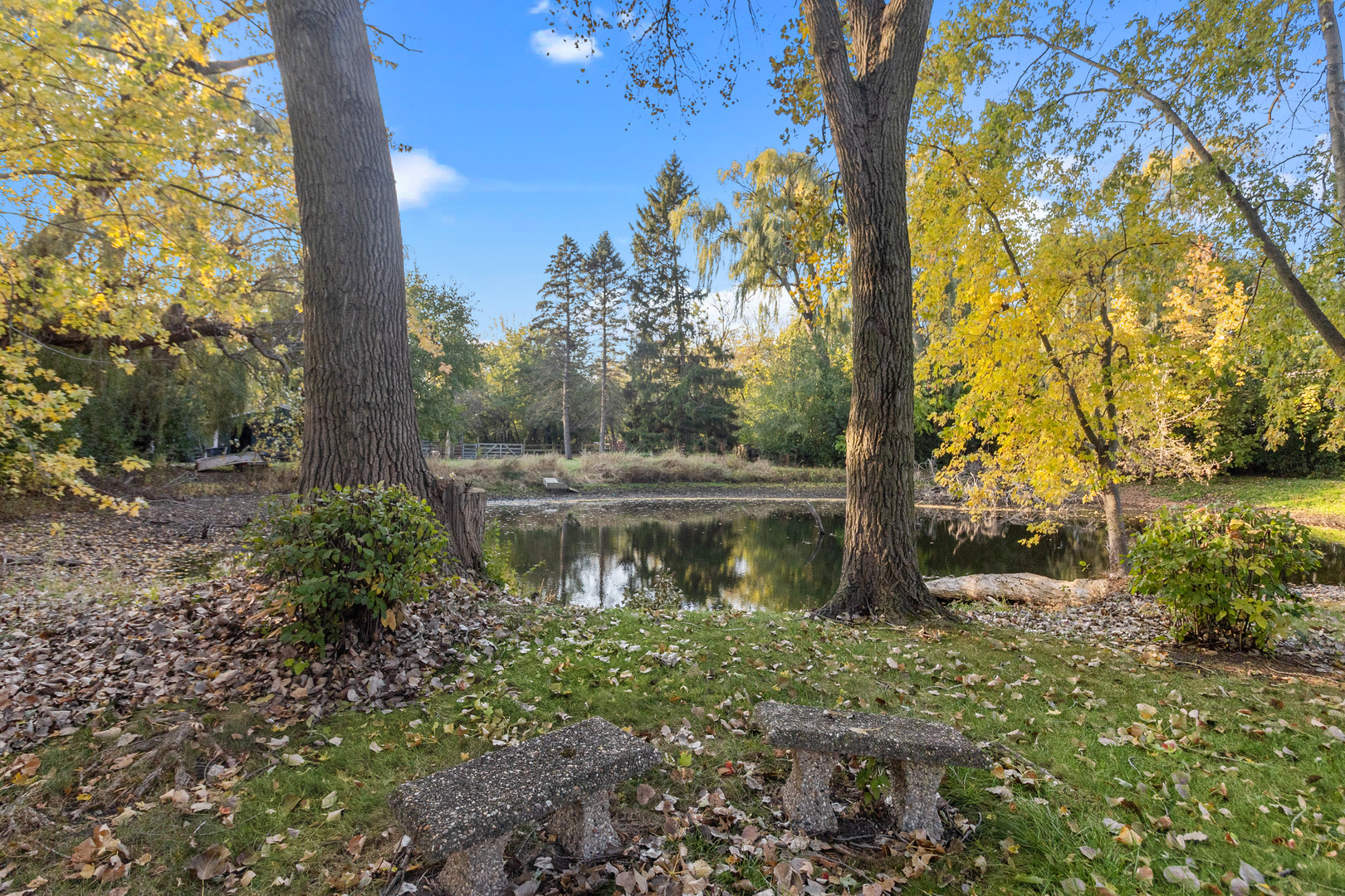 2301 Fieldcrest Drive, Mundelein, IL 60060