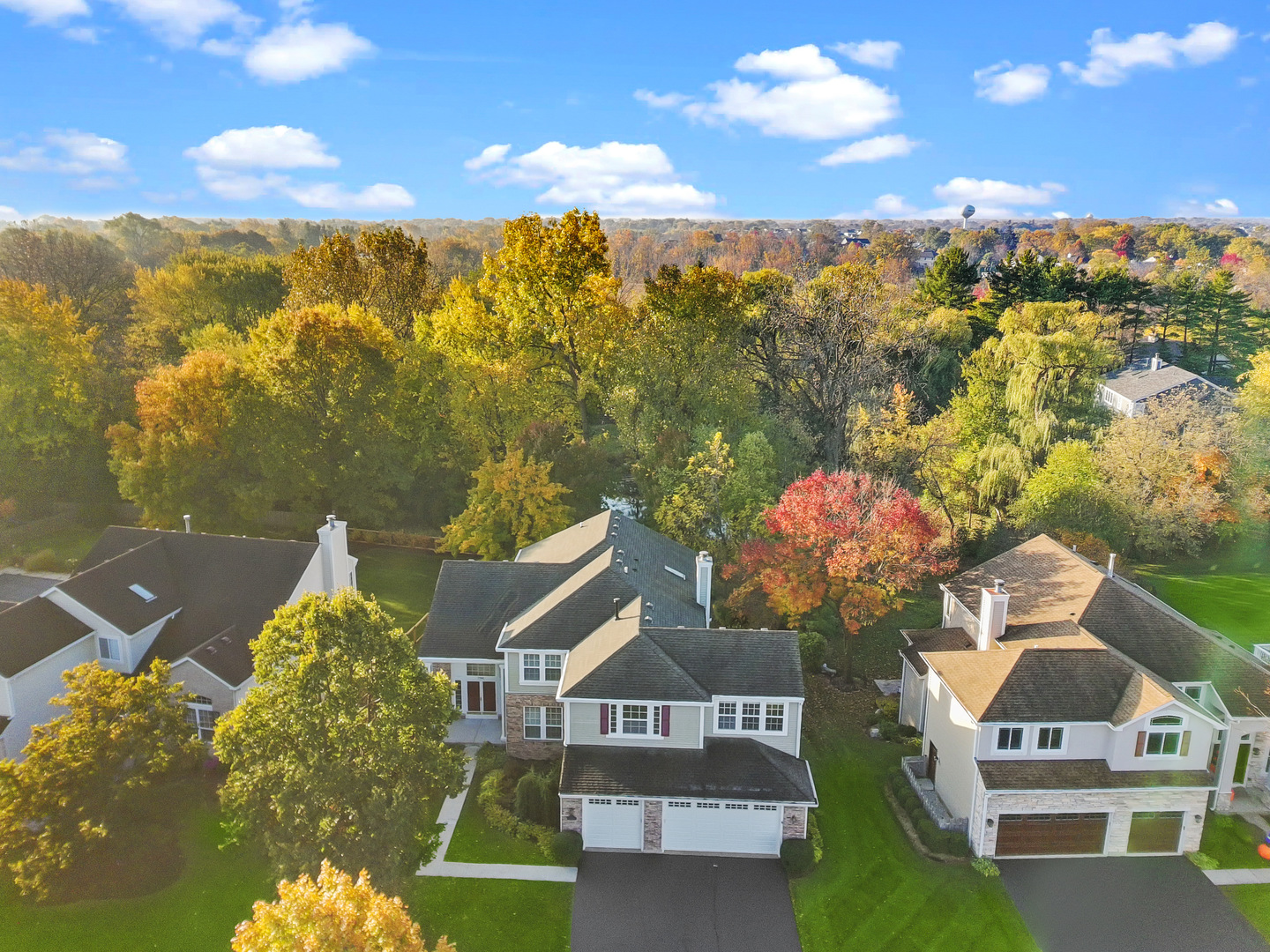 2301 Fieldcrest Drive, Mundelein, IL 60060