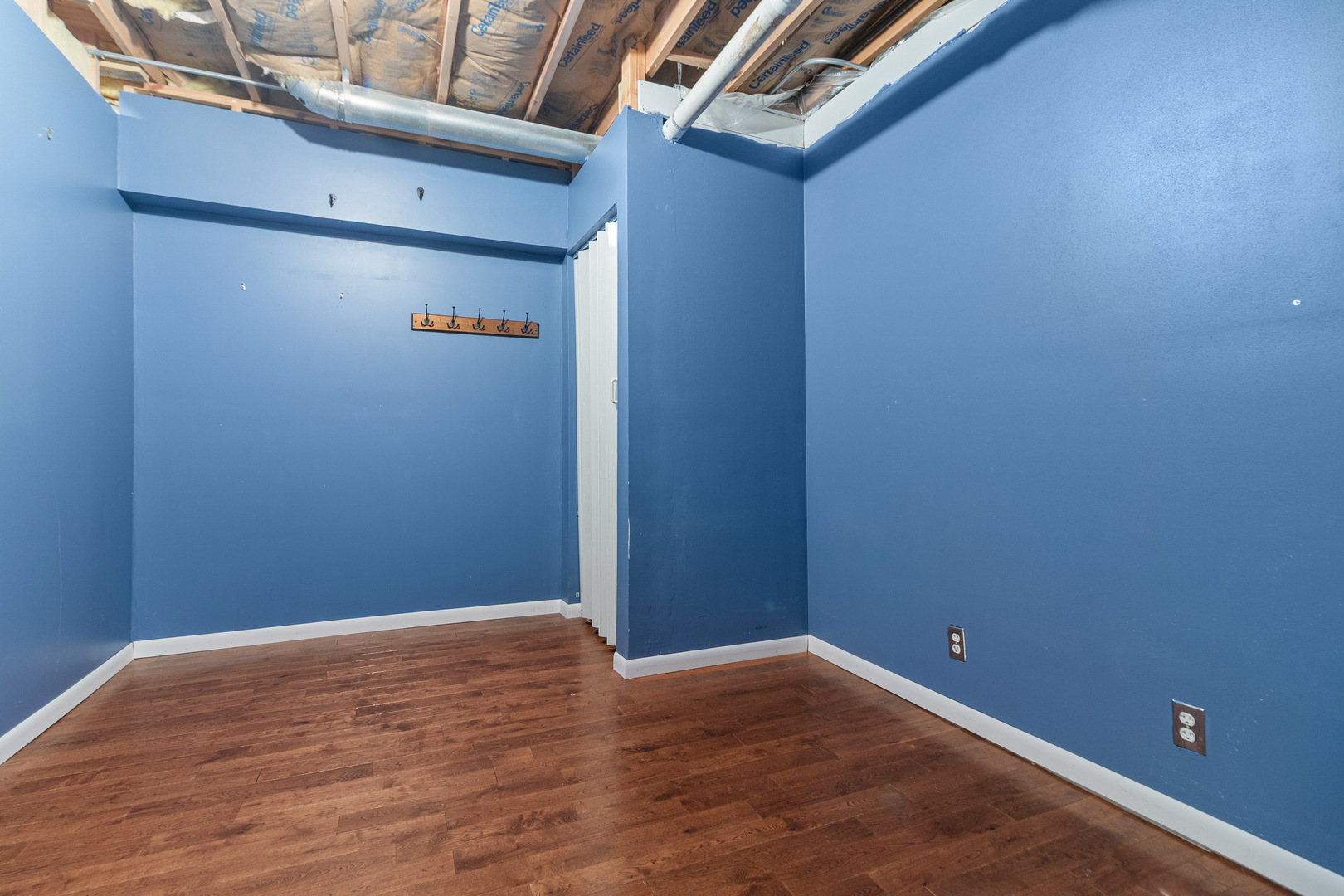 2301 Fieldcrest Drive, Mundelein, IL 60060