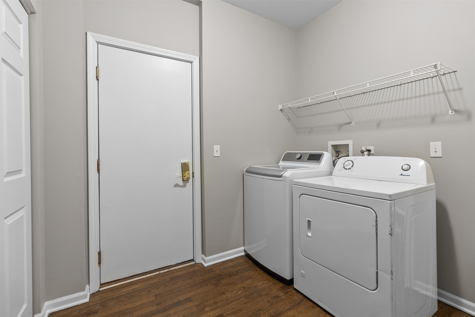 2301 Fieldcrest Drive, Mundelein, IL 60060