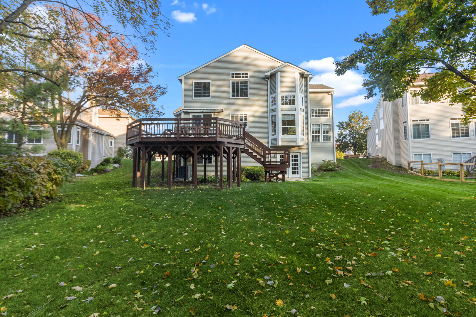 2301 Fieldcrest Drive, Mundelein, IL 60060