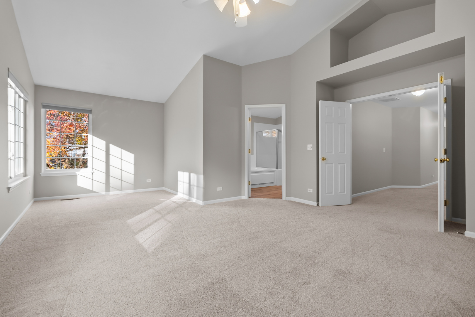 2301 Fieldcrest Drive, Mundelein, IL 60060