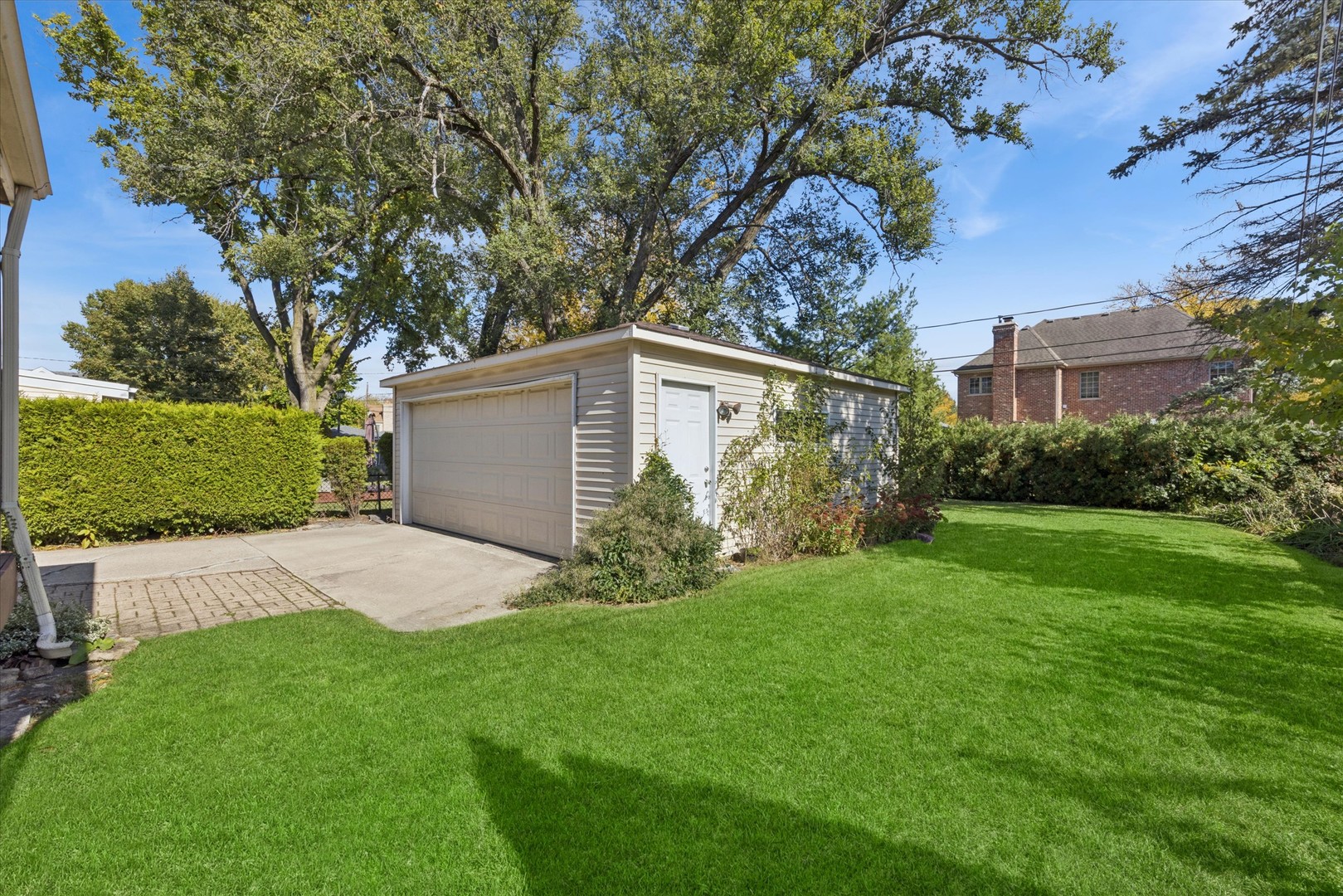 995 S Swain Avenue, Elmhurst, IL 60126