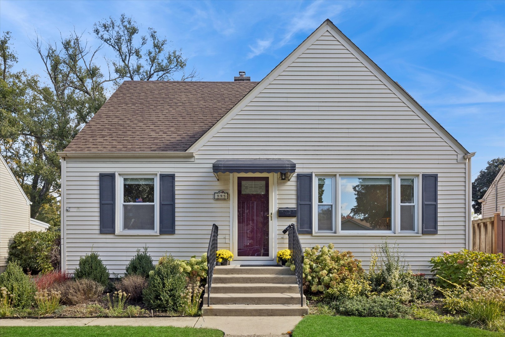 995 S Swain Avenue, Elmhurst, IL 60126