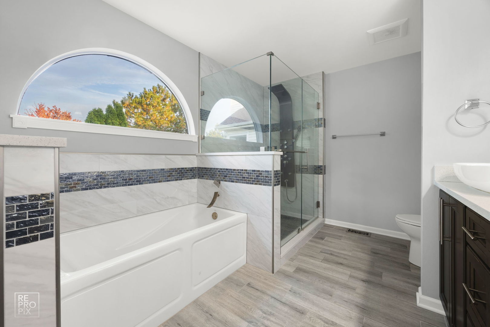 23 Bobolink Drive, Grayslake, IL 60030