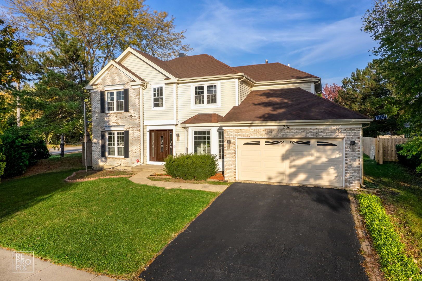 23 Bobolink Drive, Grayslake, IL 60030