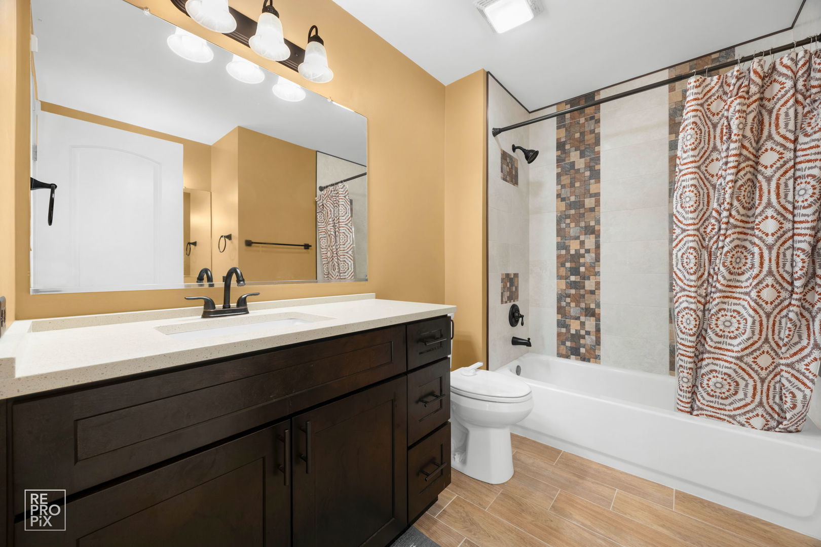 23 Bobolink Drive, Grayslake, IL 60030