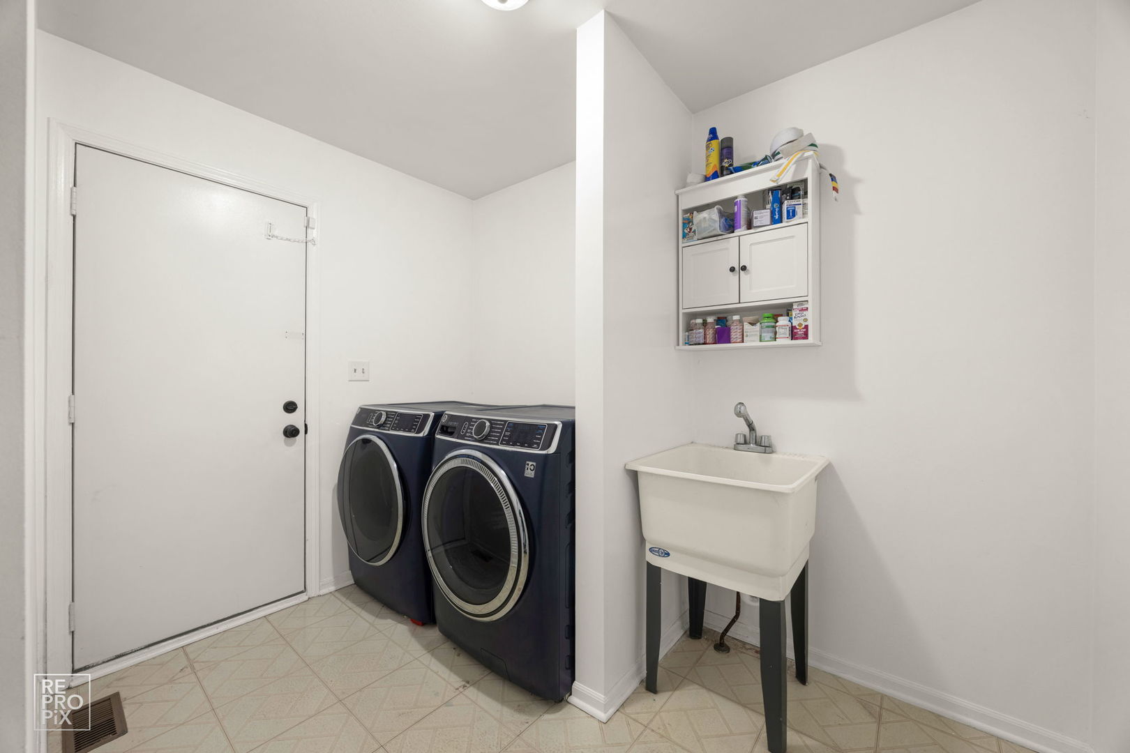 23 Bobolink Drive, Grayslake, IL 60030