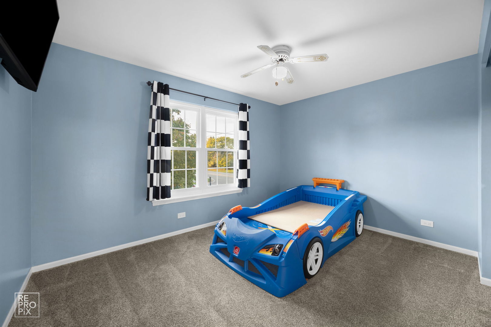 23 Bobolink Drive, Grayslake, IL 60030