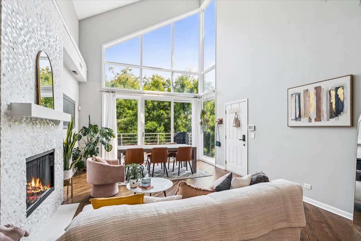 854 N Marshfield Avenue #3N, Chicago, IL 60622