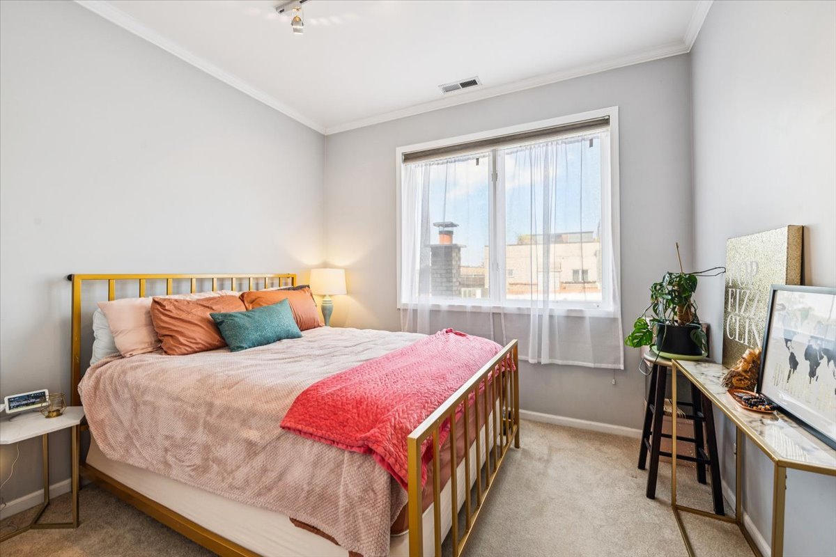 854 N Marshfield Avenue #3N, Chicago, IL 60622