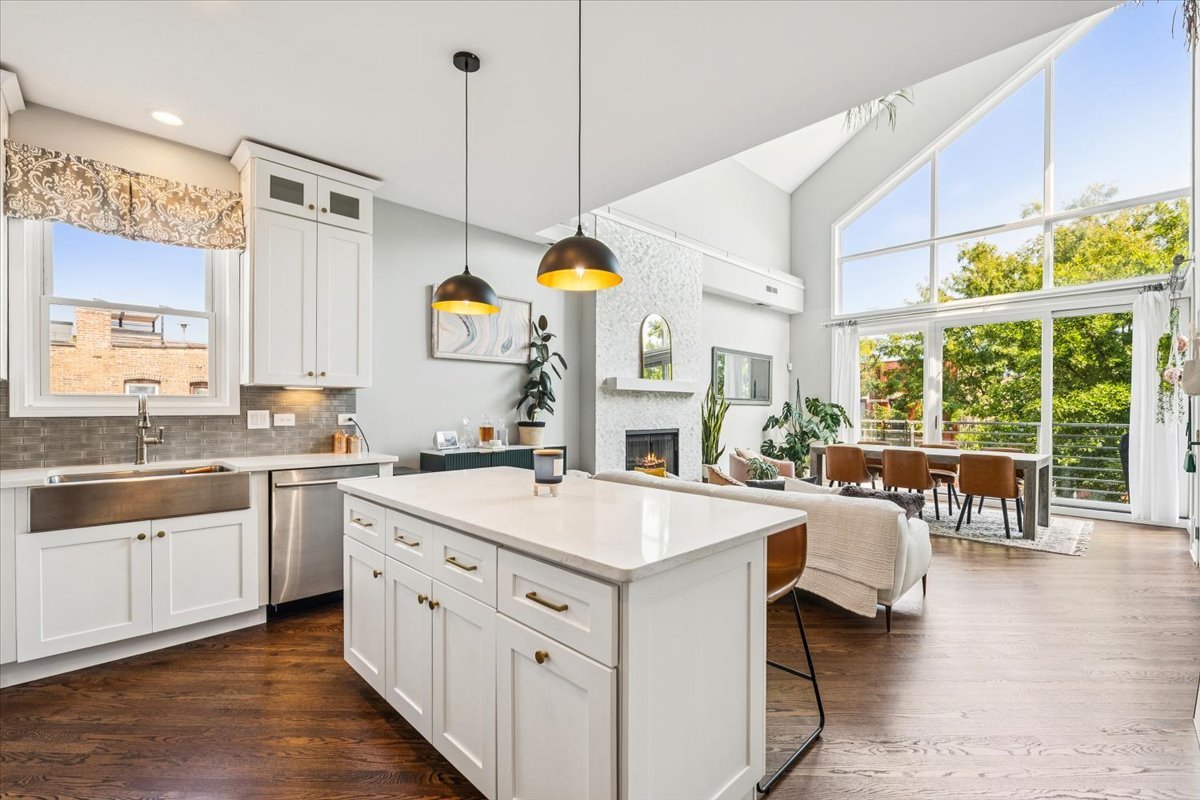 854 N Marshfield Avenue #3N, Chicago, IL 60622