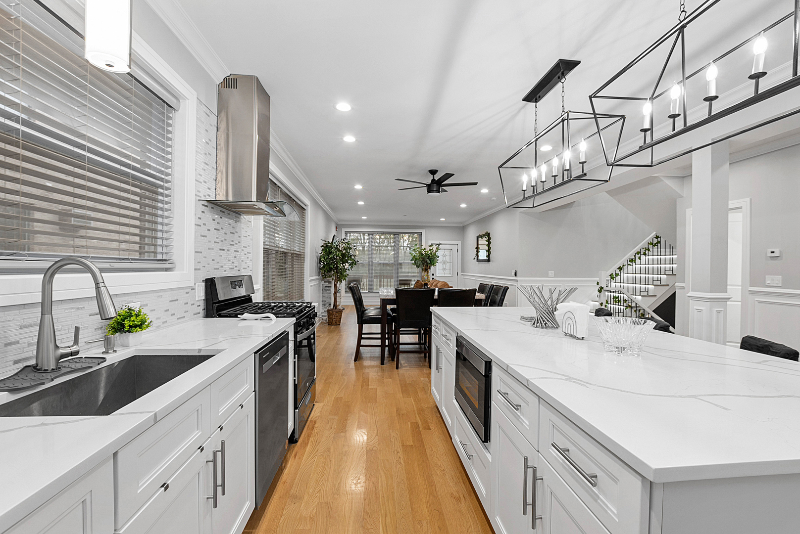 7727 S Roberts Road, Bridgeview, IL 60455