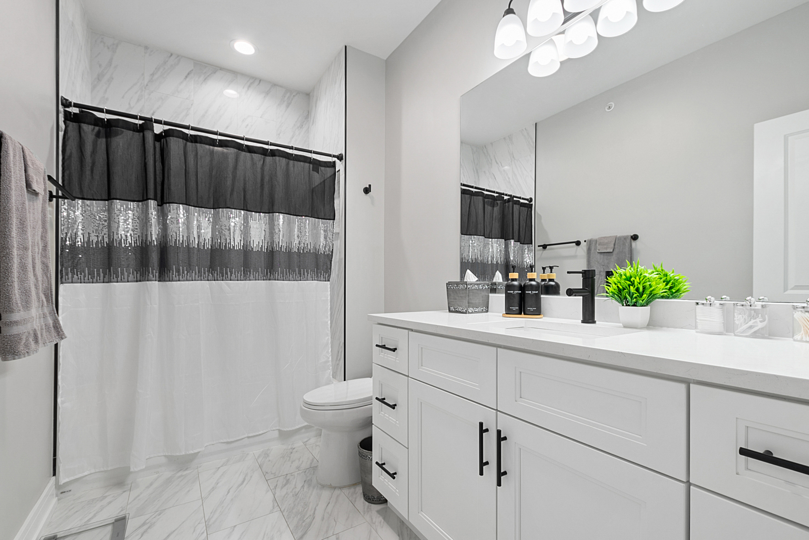 7727 S Roberts Road, Bridgeview, IL 60455