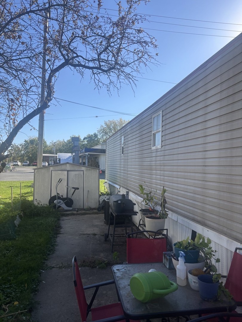 1712 Dixie Highway, Crete, IL 60417