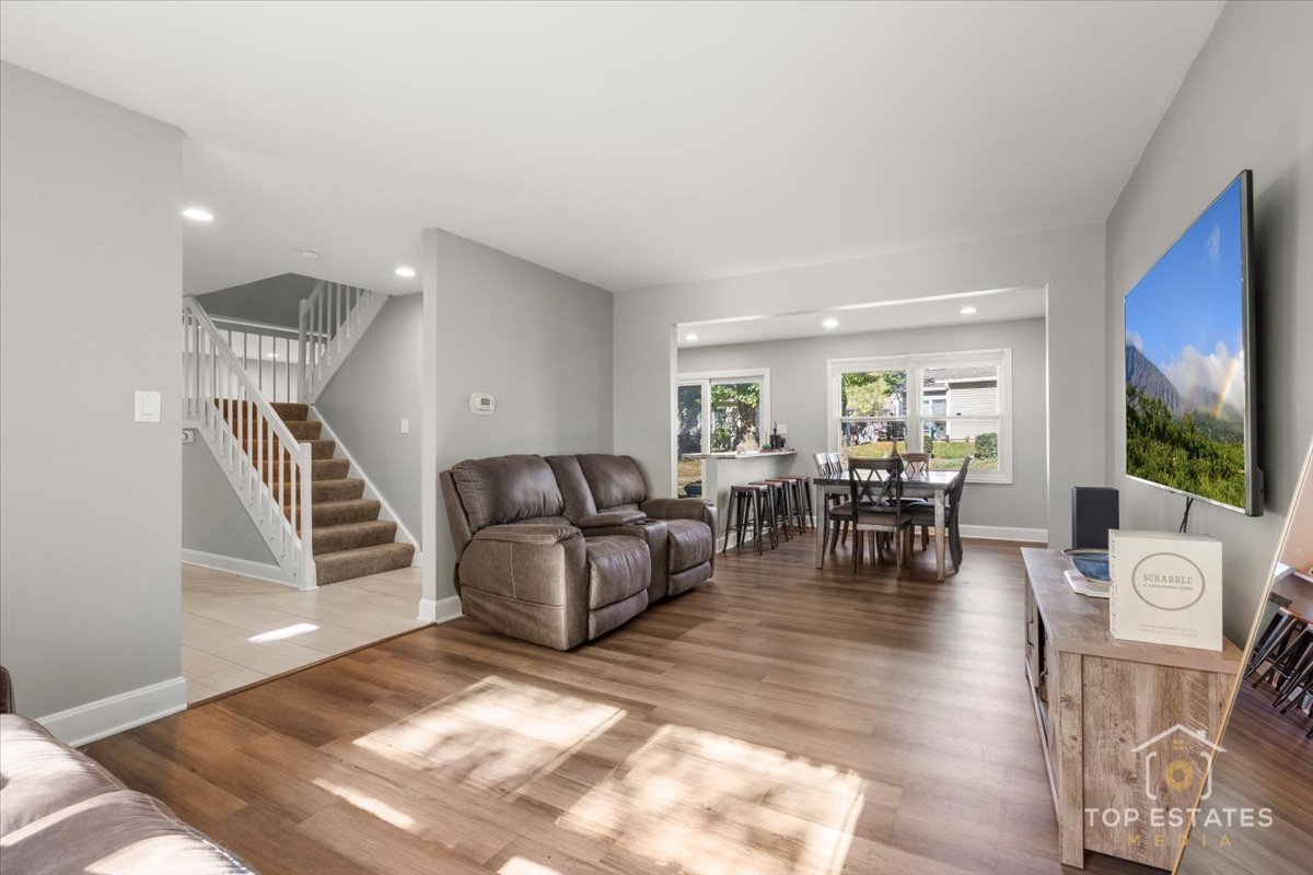 251 Signature Drive, Bloomingdale, IL 60108