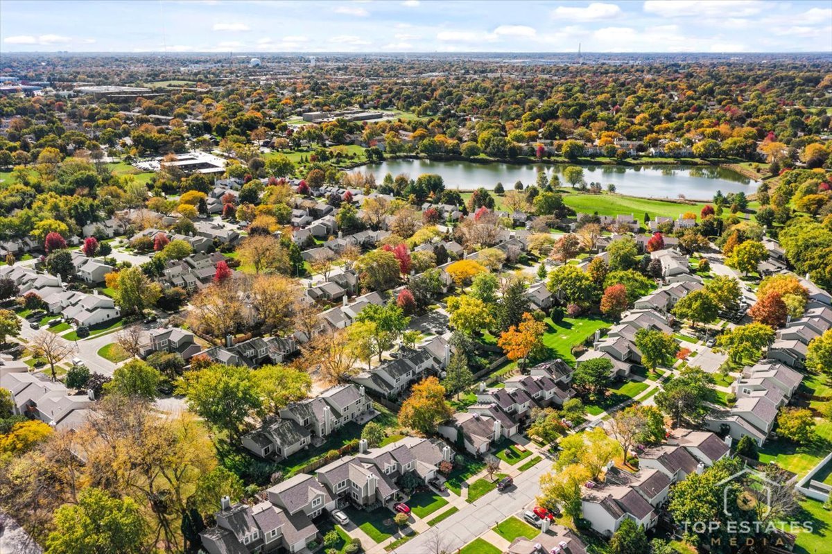 251 Signature Drive, Bloomingdale, IL 60108