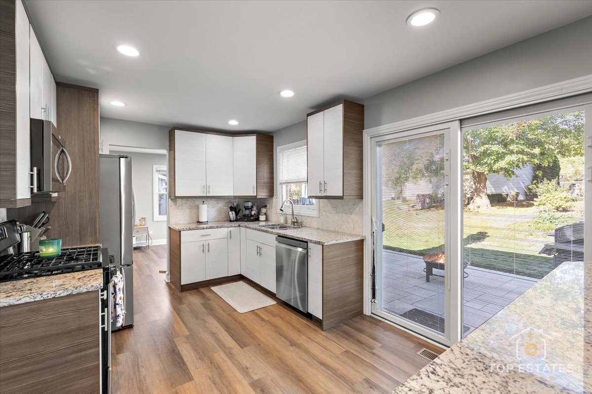 251 Signature Drive, Bloomingdale, IL 60108