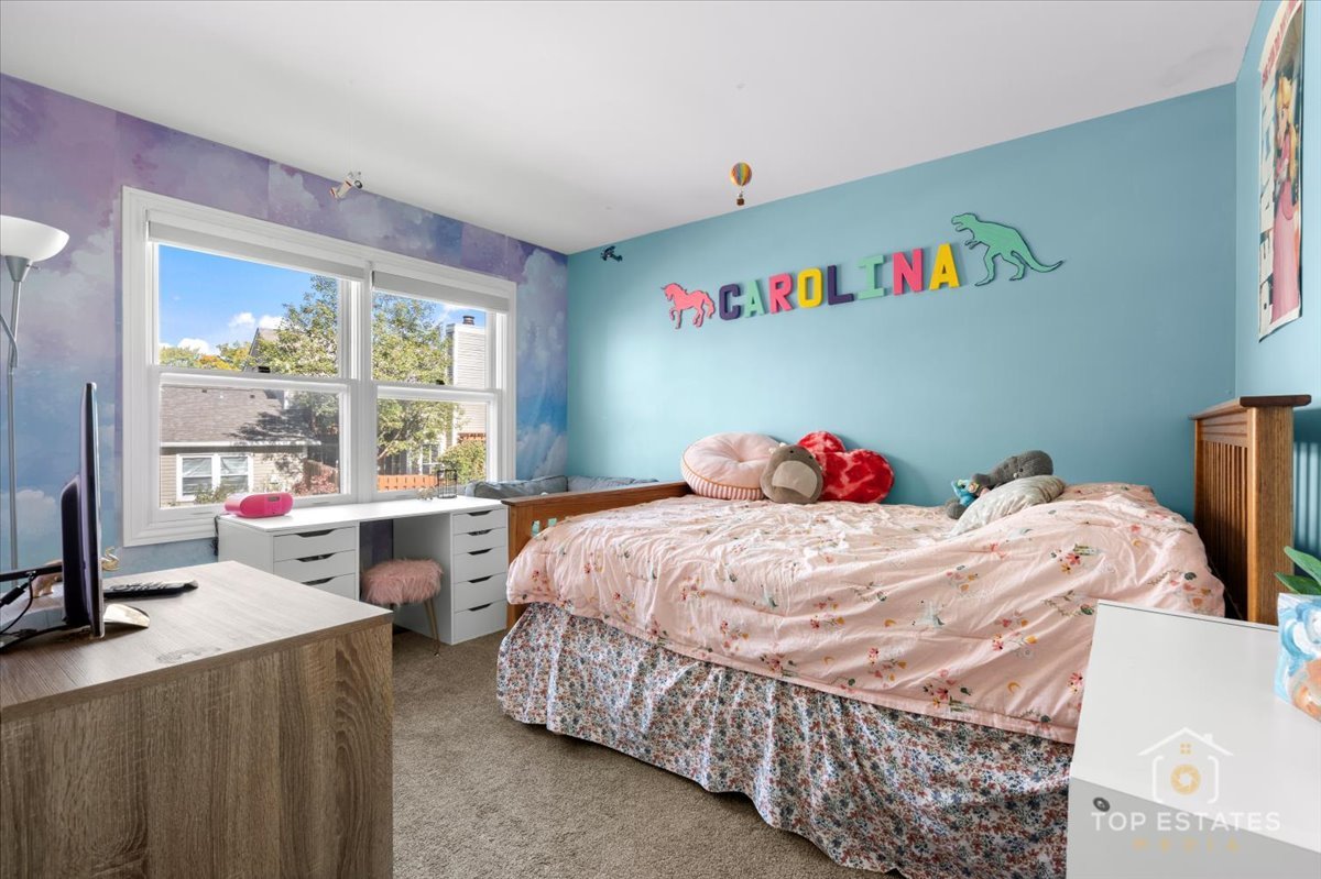 251 Signature Drive, Bloomingdale, IL 60108