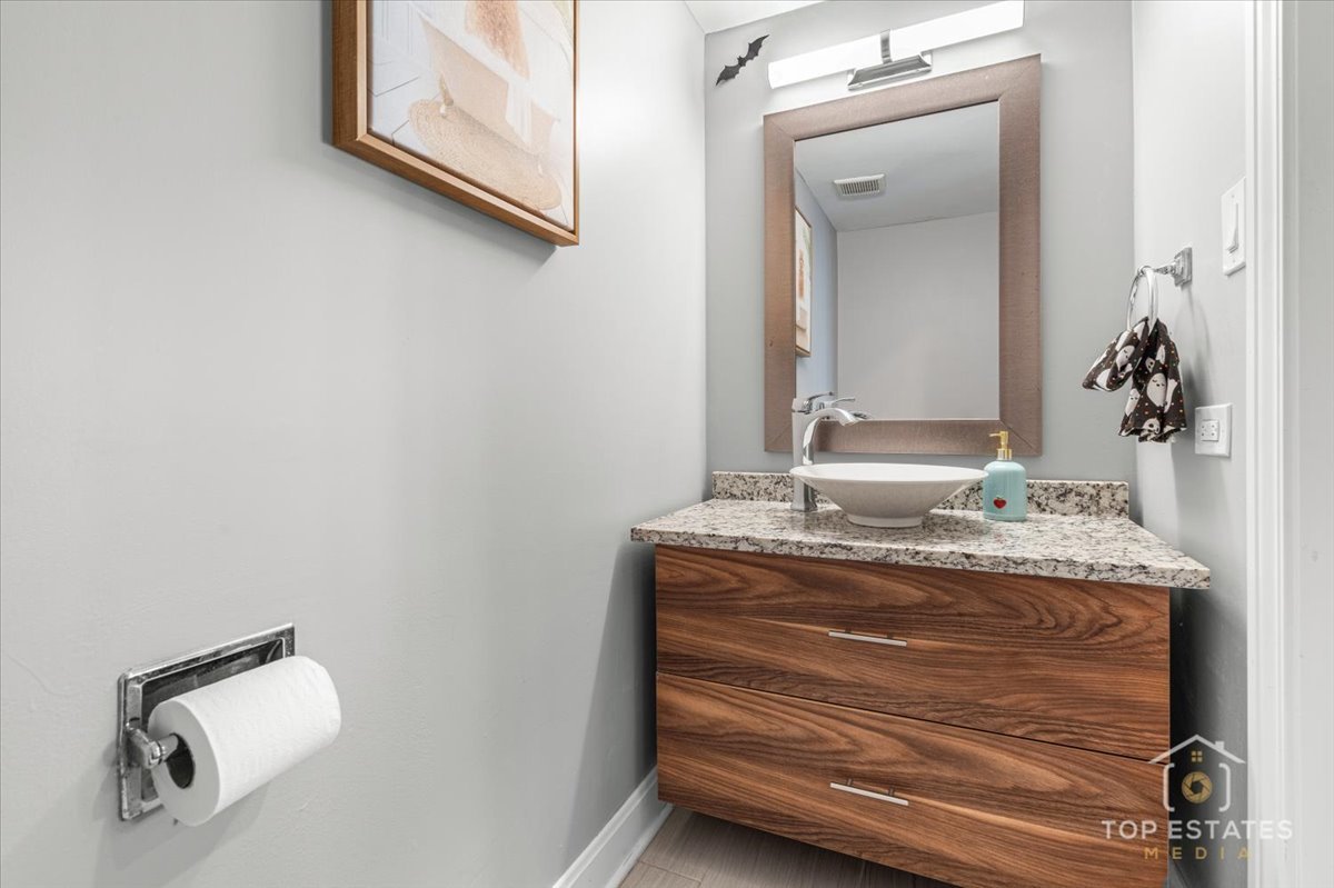 251 Signature Drive, Bloomingdale, IL 60108