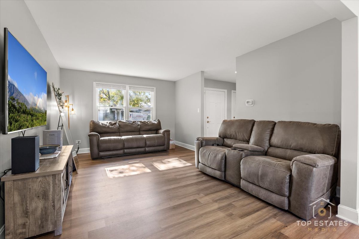 251 Signature Drive, Bloomingdale, IL 60108