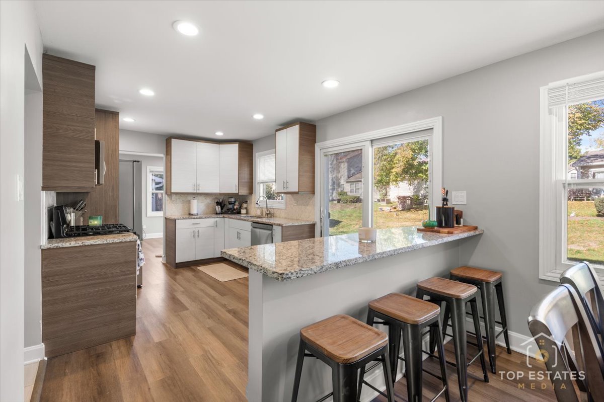 251 Signature Drive, Bloomingdale, IL 60108