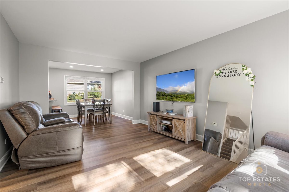 251 Signature Drive, Bloomingdale, IL 60108