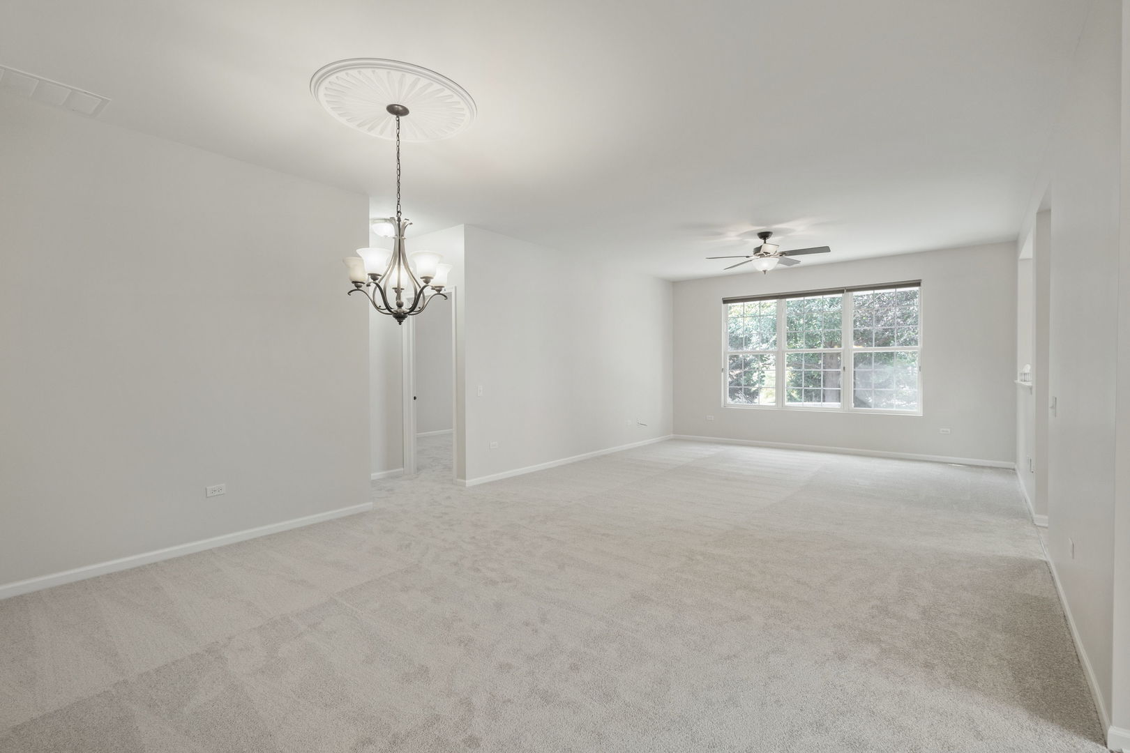 2573 Venetian Lane, Elgin, IL 60124