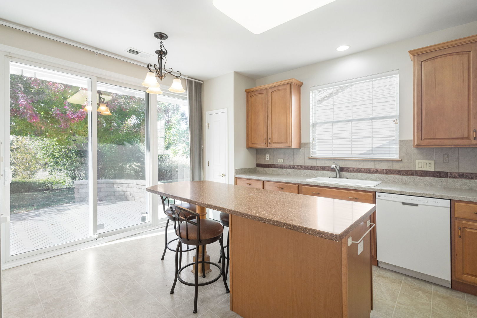 2573 Venetian Lane, Elgin, IL 60124