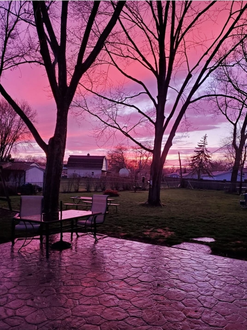 2103 Witchwood Lane, Lindenhurst, IL 60046