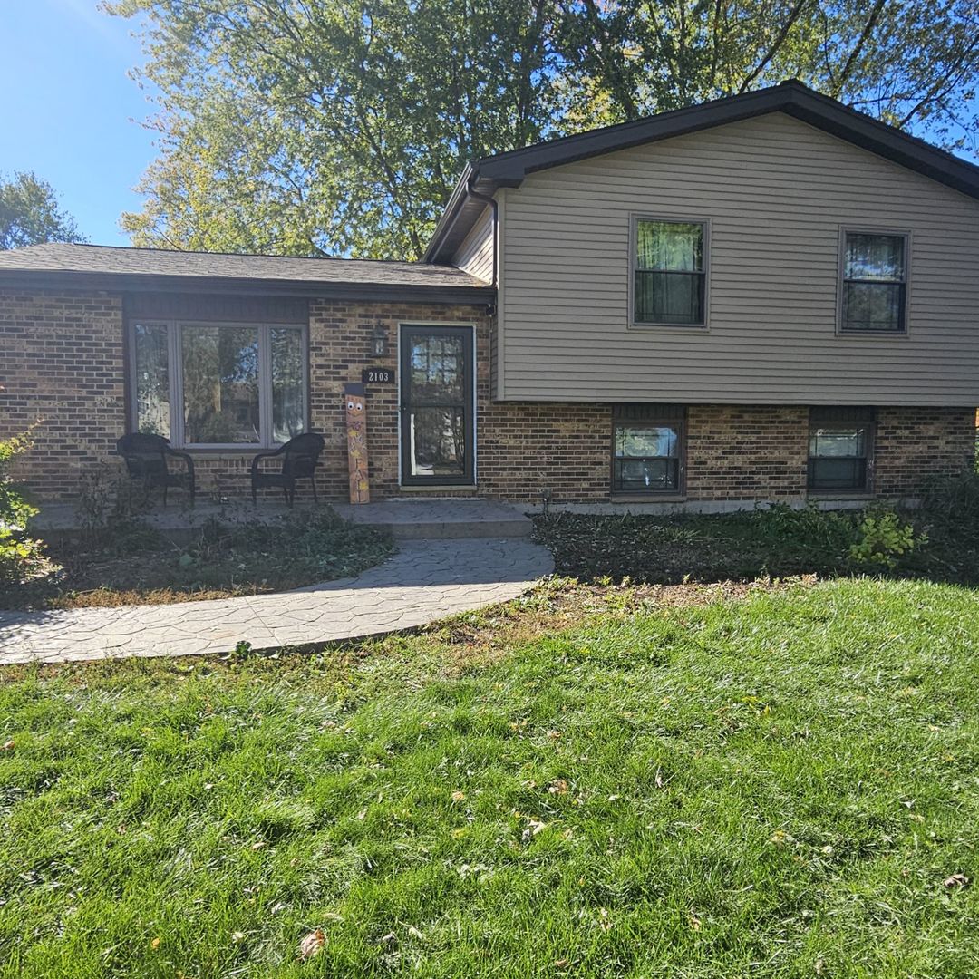 2103 Witchwood Lane, Lindenhurst, IL 60046