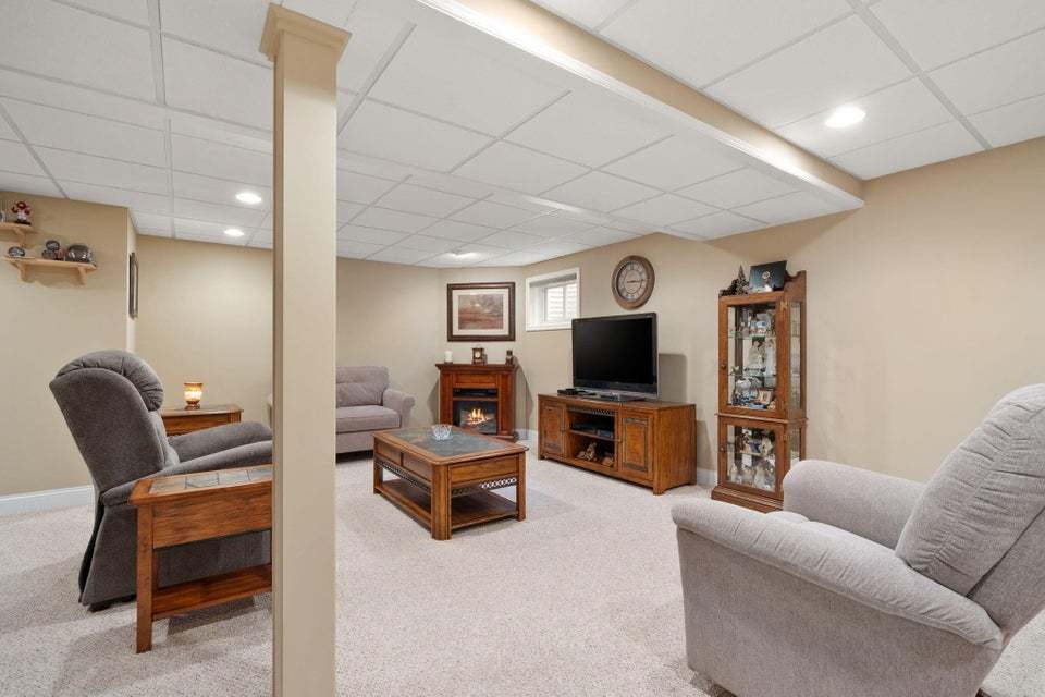 9501 W 135th Place, Cedar Lake, IN 46303